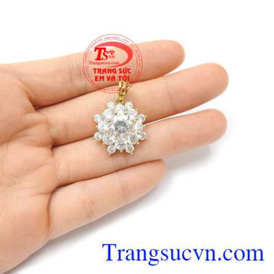 Mặt dây chuyền vàng chế tác thời trang, xinh xắn, phù hợp nhiều phong cách thời trang và trang phục phái đẹp Mặt dây chuyền vàng duyên dáng