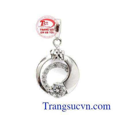 Mặt dây nữ vàng trắng vĩnh cửu là sản phẩm được nhập khẩu từ Korea vàng 10k chất lượng.