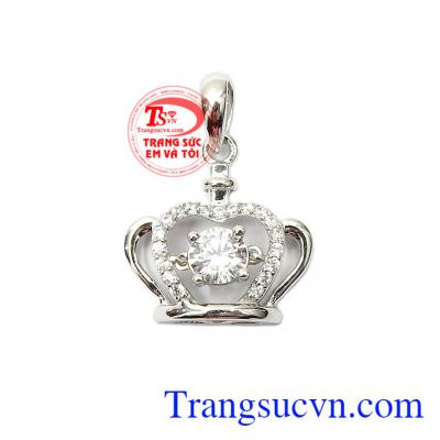 Mặt dây nữ vàng trắng vương miện là món trang sức vô cùng dễ thương không thể thiếu của các bạn nữ,Mặt dây nữ vàng trắng vương miện