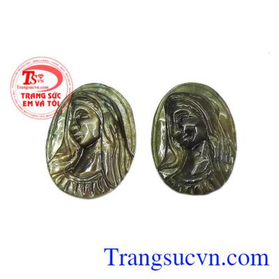 Sản phẩm thích hợp dành tặng cho người thân hoặc bạn bè. Mặt saphir Đức mẹ Maria nhân từ