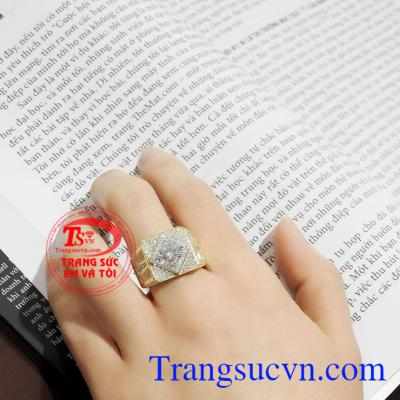 Nhẫn nam thành công nhập khẩu thích hợp làm quà tặng cho người thân hoặc bạn bè.