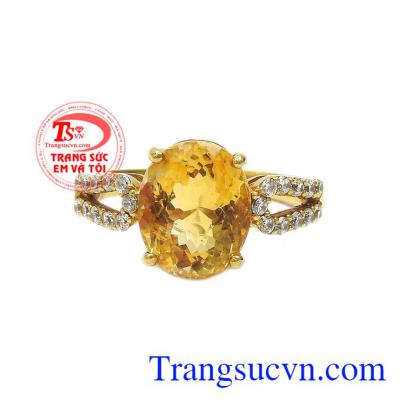 Nhẫn nữ thạch anh vàng được kết hợp từ đá thạch anh vàng thiên nhiên cùng vàng tây 14k bền đẹp.