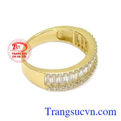 Đây sẽ là một trong những sản phẩm làm mưa gió trong năm. Nhẫn nữ vàng kiểu cách