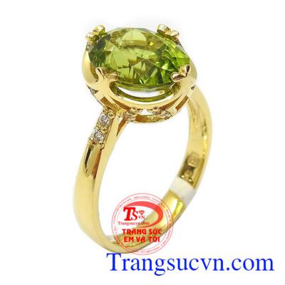 Nhẫn nữ vàng peridot bình an chế tác bằng vàng 14k gắn đá peridot thiên nhiên màu sắc tươi sáng, chất lượng đảm bảo, có giấy kiểm định kèm theo