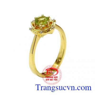 Nhẫn nữ vàng Peridot may mắn