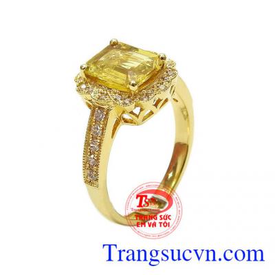 Nhẫn nữ vàng Sapphire quý phái là sản phẩm mẫu mã mới đang được rất nhiều khách hàng ưa chuộng và lựa chọn,Nhẫn nữ vàng Sapphire quý phái