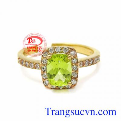 Nó tái sinh và cung cấp năng lượng nên được ví như một liều thuốc tăng. Nhẫn vàng 14k gắn đá quý