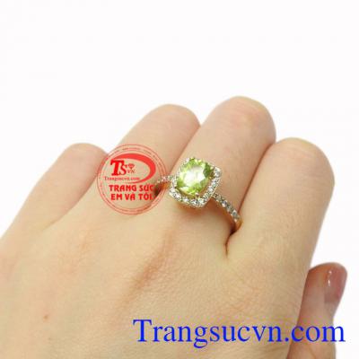 Nhẫn vàng 14k gắn đá quý