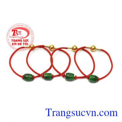 Không chỉ về mặt thẩm mỹ mà vòng lu thống còn được biết tới với hợp mệnh và làm đẹp. Vòng tay lu thống jadeite bình an