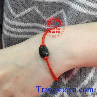 Ngoài việc mang lại bình an, may mắn, thịnh vượng thì lu thống còn được biết đến với công dụng làm đẹp. Vòng tay lu thống nepherite đẹp