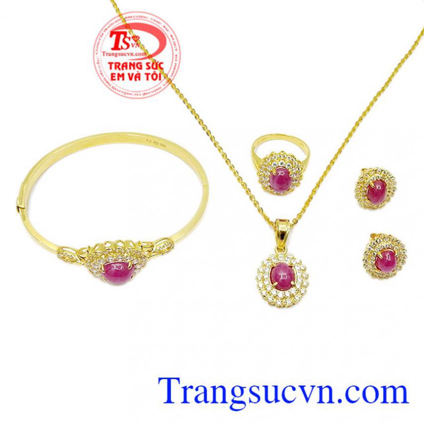 Bộ trang sức ruby nữ hoàng