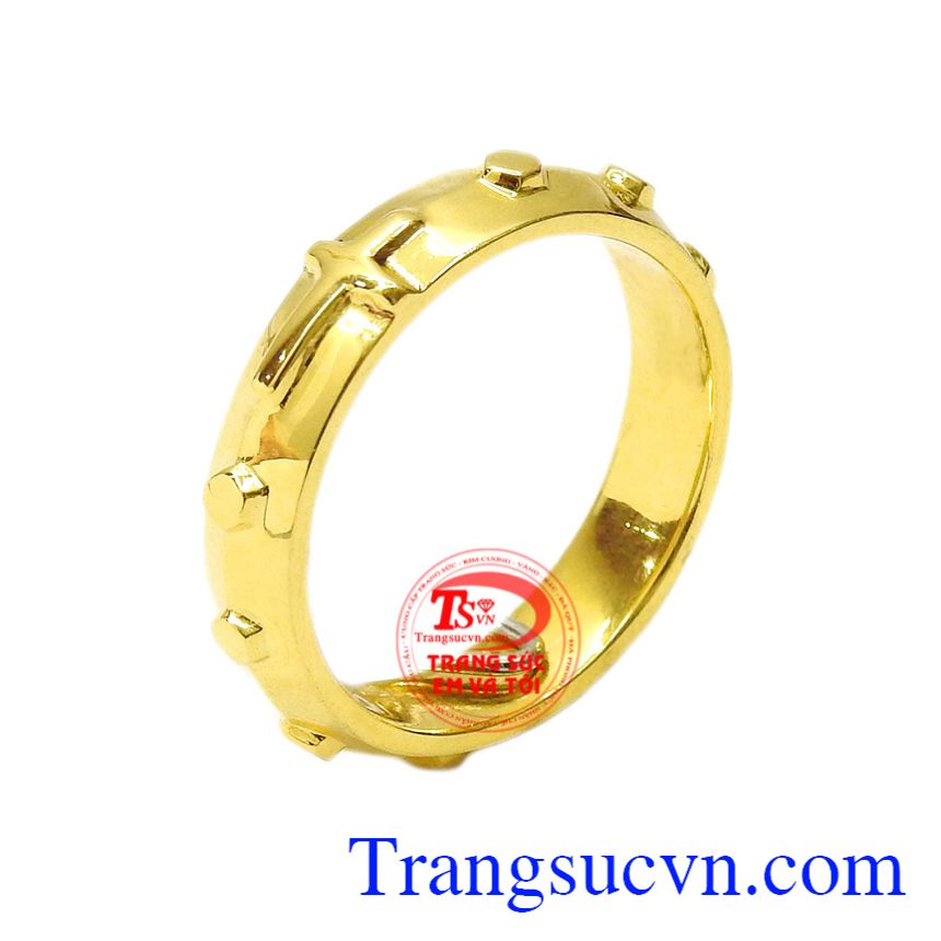 Nhẫn nam vàng thánh giá được chế tác từ vàng 10k chất lượng, thiết kế hiện đại, cá tính.