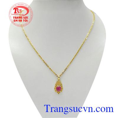 Bộ dây chuyền ruby cát khí kết hợp độc đáo giữa dây chuyền vàng và mặt dây gắn đá ruby cao cấp