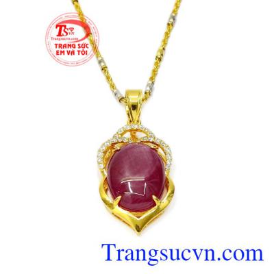 Bộ mặt dây Ruby trang nhã đeo hợp thời trang, đảm bảo chất lượng.