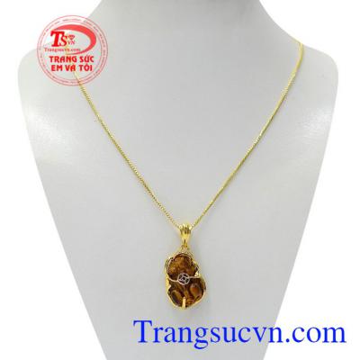 Bộ mặt dây tỳ hưu mắt hổ là sự kết hợp của dây chuyền vàng chất lượng và mặt dây tỳ hưu may mắn.