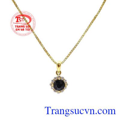 Đối với phái nữ, đá saphir thiên nhiên chính là loại đá được các chị em vô cùng yêu mến. Bộ nữ trang saphir dễ thương