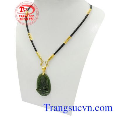 Sản phẩm với đường nét chạm khắc tinh xảo mang lại sự sang trọng, thời trang và phong cách cho người đeo