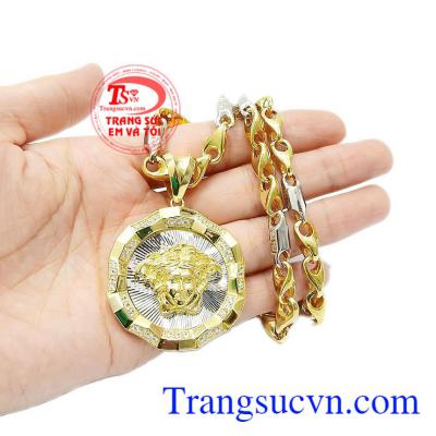 Ngày nay, việc phái mạnh sử dụng trang sức ngày càng phổ biến hơn. Bộ trang sức nam vàng tây sang trọng