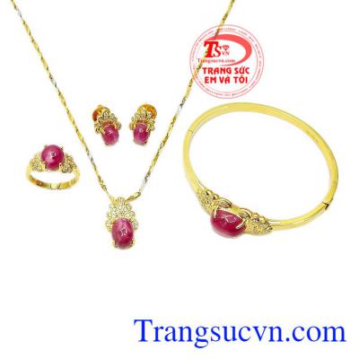 Bộ trang sức ruby sao lấp lánh