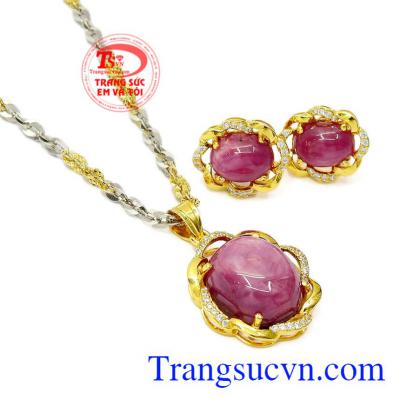 Bộ trang sức Ruby sao tinh tế trang nhã sẽ là lựa chọn xứng đáng dành cho bạn.