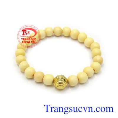 Chuỗi tay dâu charm vàng bé xinh kết hợp giữa hạt dâu và charm vàng 10k màu sắc đẹp, chất lượng cao