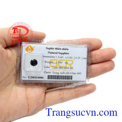 Từ xa xưa, đã từng có nhiều ý kiến cho rằng đá Sapphire là đá quý cho số mệnh và đem theo ánh sáng soi đường chỉ lối giúp người đeo gặp may mắn và tránh được nhiều điềm xấu,Đá quý saphia thiên nhiên