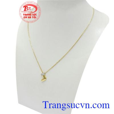 Dây chuyền nữ vàng đáng yêu là sản phẩm tạo nên xu hướng thời trang riêng cho phái đẹp