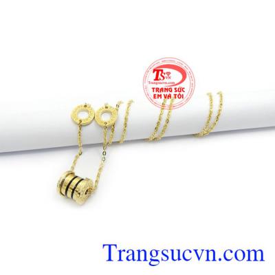 Với đường nét tinh tế, thời trang là lựa chọn tuyệt vời cho người bạn yêu thương