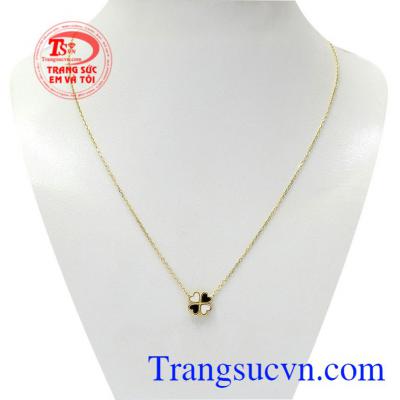 Dây liền mặt cỏ may mắn mang đến vận may, tiền tài, hạnh phúc cho người đeo.