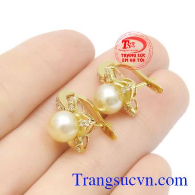 Hoa tai ngọc trai thanh thoát may mắn, có giấy kiểm định kèm theo.