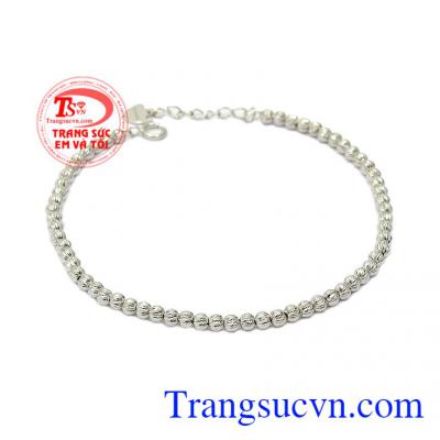 Lắc bi vàng trắng tinh tế là sản phẩm được nhập khẩu từ Hàn Quốc, được chế tác bắt mắt, chất lượng,Lắc bi vàng trắng tinh tế