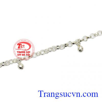 Lắc chân bạc giúp tôn lên vẻ duyên dáng, dịu dàng của người phụ nữ,Lắc chân bạc nhỏ nhắn