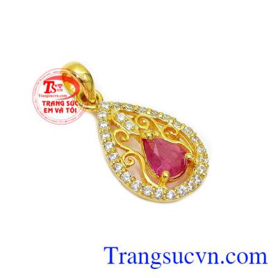 Ruby là viên đá mang lại sức khỏe, hạnh phúc, may mắn và bình yên cho người đeo