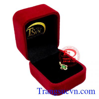 Mặt dây Emerald quý phái