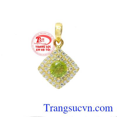 Mặt dây peridot quyến rũ