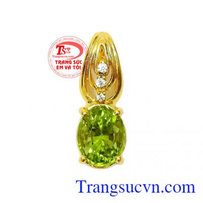 Mặt dây Peridot thanh lịch