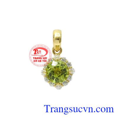 Mặt dây peridot tinh tế
