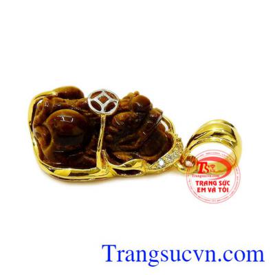 Mặt dây đeo hợp thời trang và phong thủy, dễ dàng kết hợp với nhiều loại dây chuyền khác nhau.