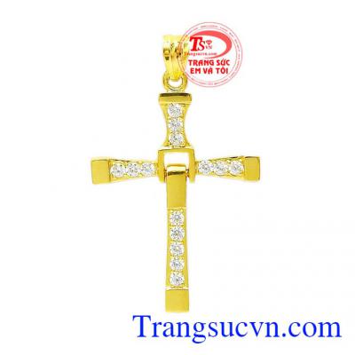 Mặt thánh giá vàng thịnh vượng là một sản phẩm mới của trang sức Em và Tôi mang lại sự bình an, may mắn cho phái mạnh.