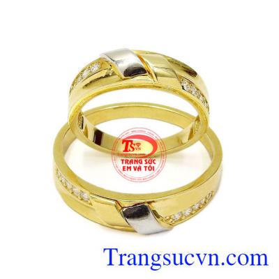 Các đôi yêu nhau luôn mong muốn được cùng người mình yêu sống cuộc đời đầu bạc rặng long, hạnh phúc bền lâu. Nhẫn cưới vàng thời trang