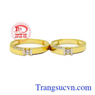 Hôn nhân là sự bắt đầu của một tình yêu đẹp với đích đến là bên nhau trọn đời và nhẫn cưới là minh chứng cho tình yêu đó,Nhẫn cưới vàng trang nhã