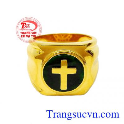 Sản phẩm được làm từ vàng 18k chất lượng kế hợp cùng ngọc Jadeite thiên nhiên cao cấp, màu sắc đẹp,Nhẫn nam vàng Jadeite thánh giá