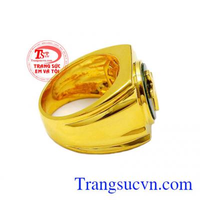 Đá Jadeite từ xa xưa được các vua chúa ưa chuộng vì mang lại bình an, may mắn và sức khỏe,Nhẫn nam vàng Jadeite thánh giá