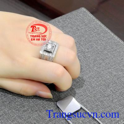 Sản phẩm được rất nhiều khách hàng ưa chuộng và lựa chọn,Nhẫn nam vàng trắng phá cách