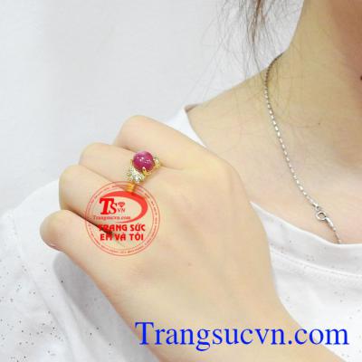 Sản phẩm được kiểm định đá quý, đảm bảo chất lượng cho khách hàng. Nhẫn nữ ruby sao lấp lánh