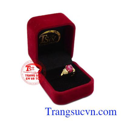 Ruby sao luôn là một trong những loại đá quý được các chị em săn đón. Nhẫn nữ ruby sao lấp lánh