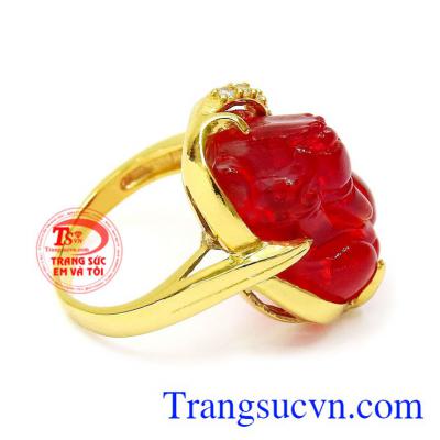 Sản phẩm sẽ món quà mà các quý cô, quý bà yêu thích, thể hiện tầm lòng của người tặng. Nhẫn nữ tỳ hưu an khang