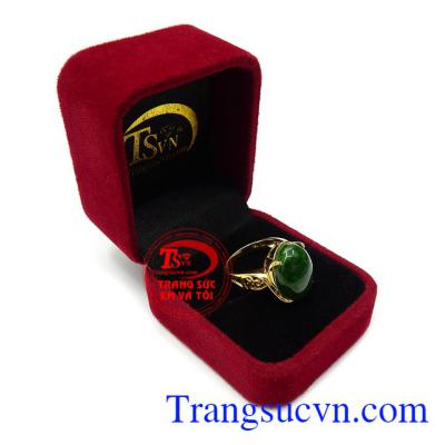 Chính vì những lợi ích như vậy nhẫn ngọc cẩm thạch được phái đẹp lựa chọn như lá bùa hộ mệnh cho bản thân