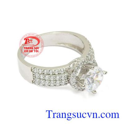 Chiếc nhẫn sẽ là món quà đong đầy yêu thương mà người ấy dành cho phái nữ. Nhẫn nữ vàng trắng hạnh phúc