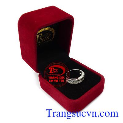 Nhẫn nữ vàng là dòng sản phẩm bán chạy hiện nay, phù hợp thị hiếu và sở thích của các cô nàng cá tính, phong cách và đẳng cấp.